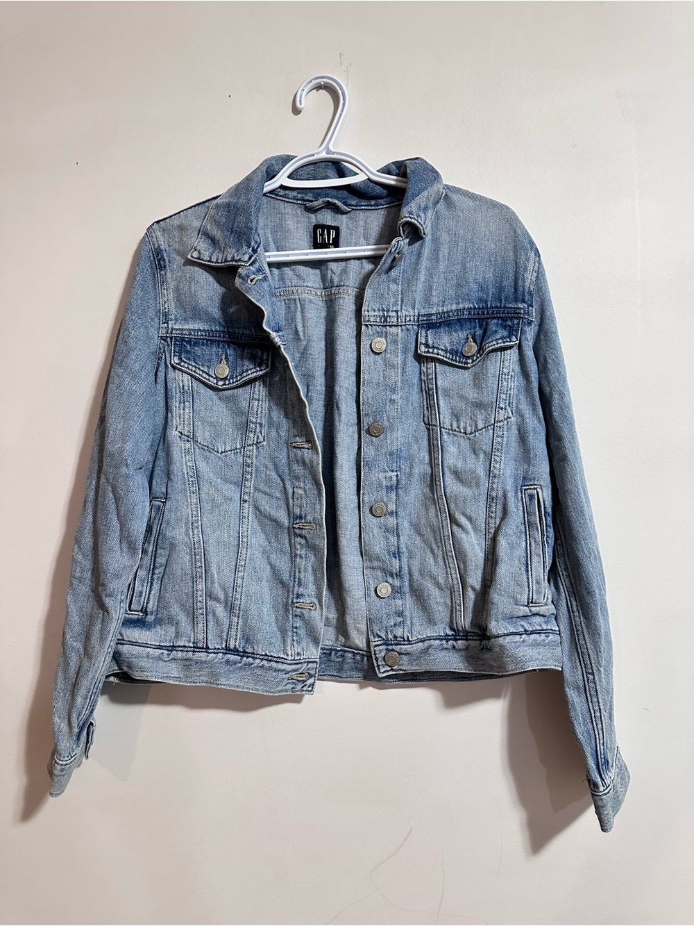 GAP Light Wash Denim Jean Jacket - Women's Pale Blue